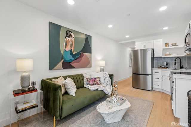 108 Albion Street 108-A, San Francisco, CA 94110