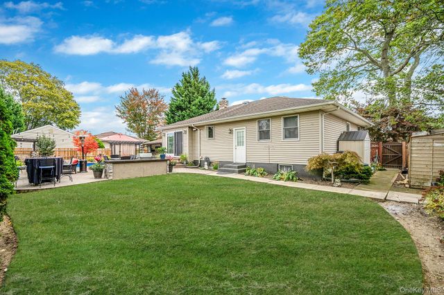 262 W 9th Street, Deer Park, NY 11729