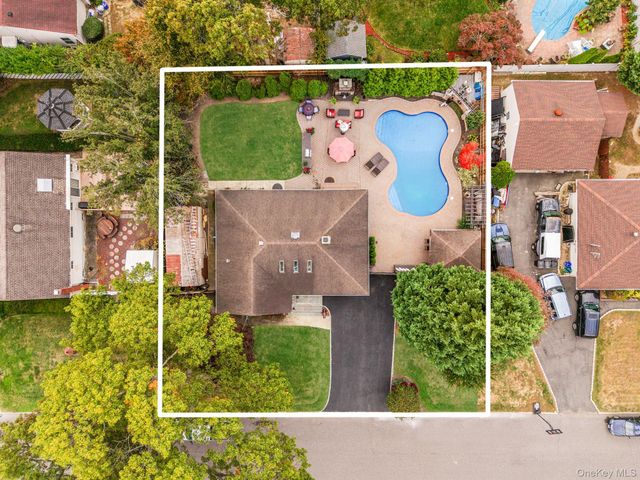262 W 9th Street, Deer Park, NY 11729