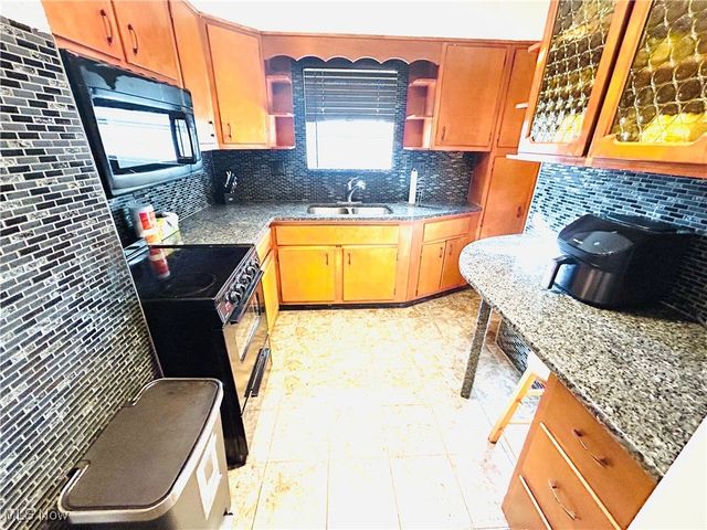 580 Elko Avenue, Akron, OH 44305