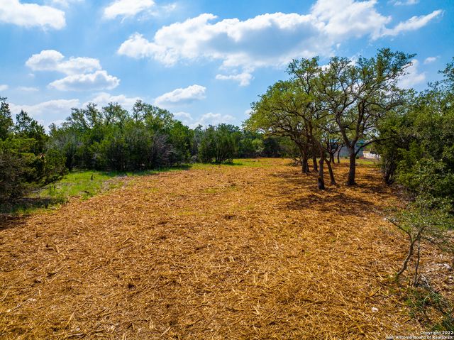 5922 CAMP CREEK DR, New Braunfels, TX 78132
