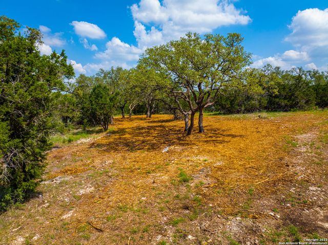 5922 CAMP CREEK DR, New Braunfels, TX 78132