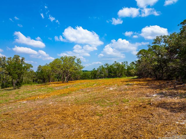 5922 CAMP CREEK DR, New Braunfels, TX 78132