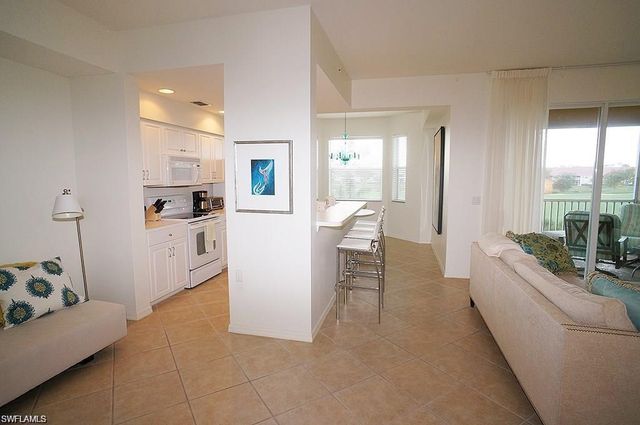 2710 Cypress Trace CIR 3021, Naples, FL 34119