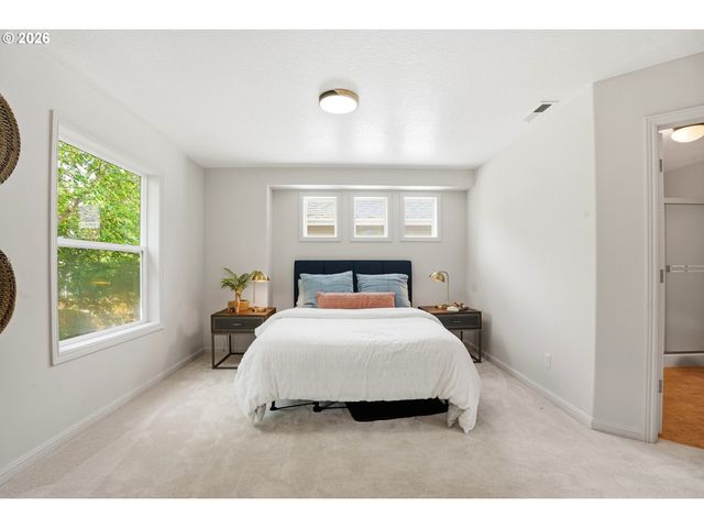9406 N MACRUM Ave, Portland, OR 97203