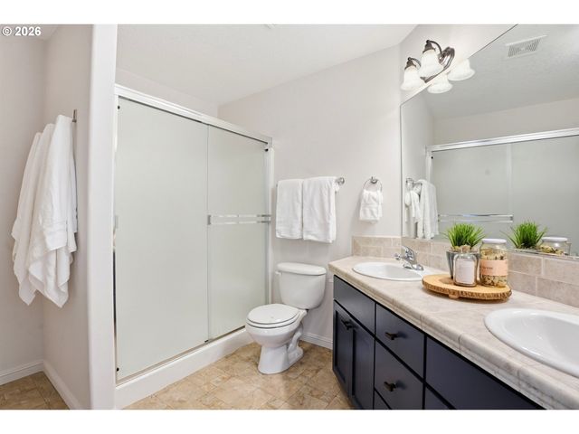 9406 N MACRUM Ave, Portland, OR 97203