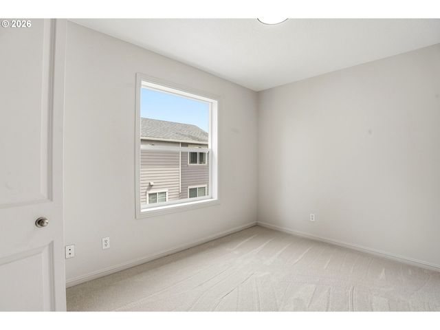 9406 N MACRUM Ave, Portland, OR 97203