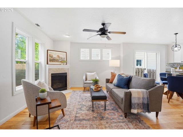 9406 N MACRUM Ave, Portland, OR 97203