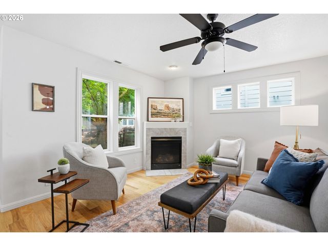9406 N MACRUM Ave, Portland, OR 97203