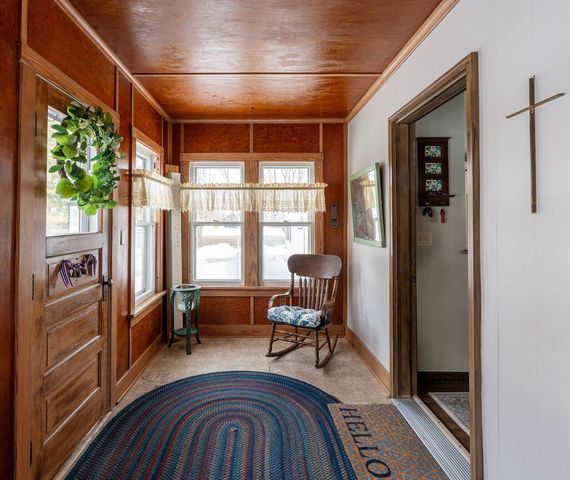 W1370 Gopher Hill ROAD, Ixonia, WI 53036