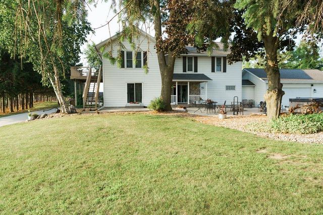 W1370 Gopher Hill ROAD, Ixonia, WI 53036