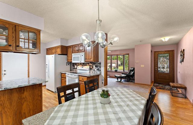 7358 Innsdale Avenue S, Cottage Grove, MN 55016