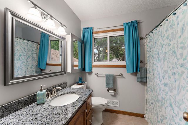 7358 Innsdale Avenue S, Cottage Grove, MN 55016