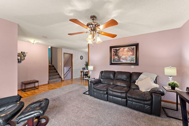 7358 Innsdale Avenue S, Cottage Grove, MN 55016
