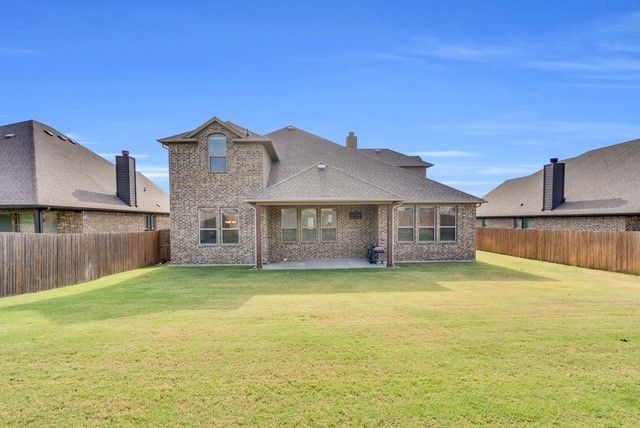 421 Summer Grove Drive, Midlothian, TX 76065