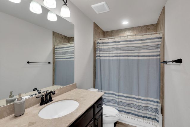 421 Summer Grove Drive, Midlothian, TX 76065