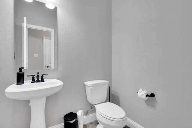 421 Summer Grove Drive, Midlothian, TX 76065