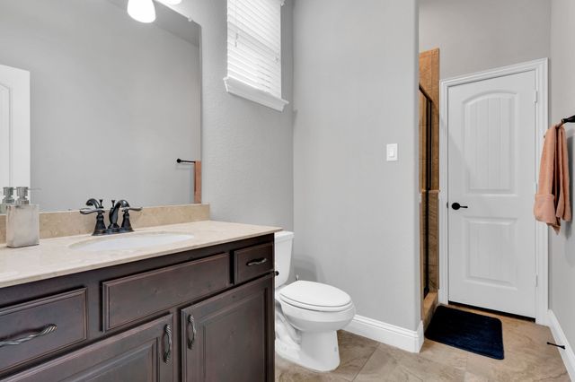 421 Summer Grove Drive, Midlothian, TX 76065