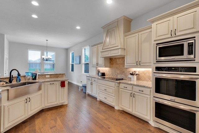 421 Summer Grove Drive, Midlothian, TX 76065