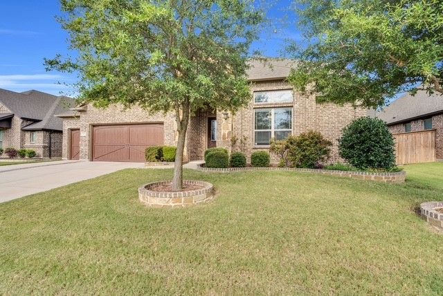 421 Summer Grove Drive, Midlothian, TX 76065