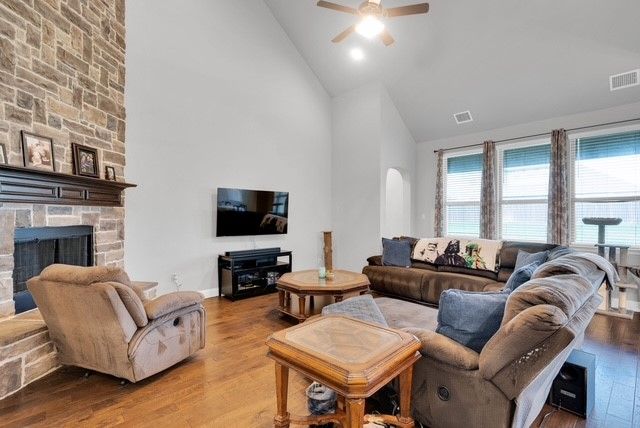 421 Summer Grove Drive, Midlothian, TX 76065