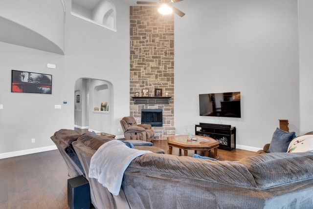 421 Summer Grove Drive, Midlothian, TX 76065