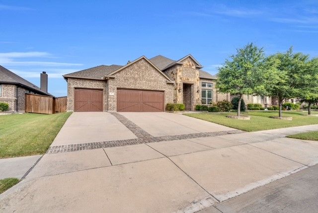 421 Summer Grove Drive, Midlothian, TX 76065