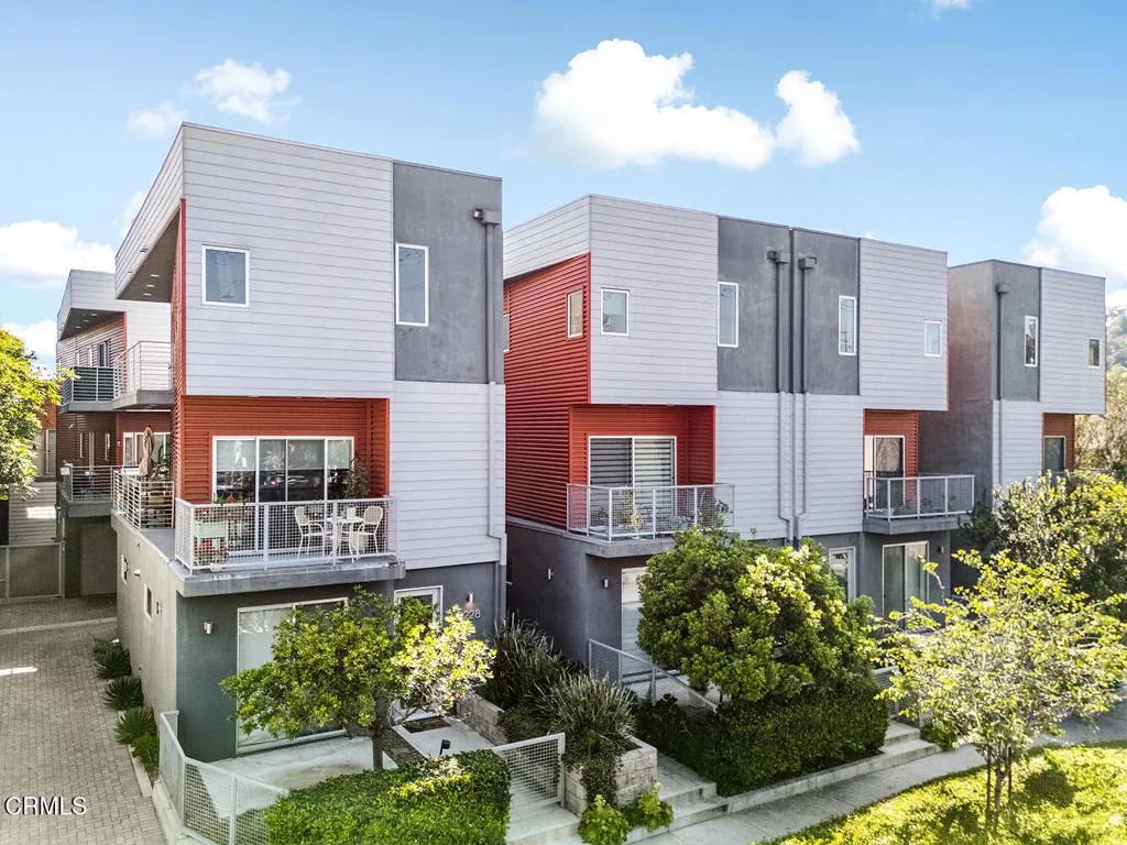 2222 Strata Lane, Los Angeles, CA 90041