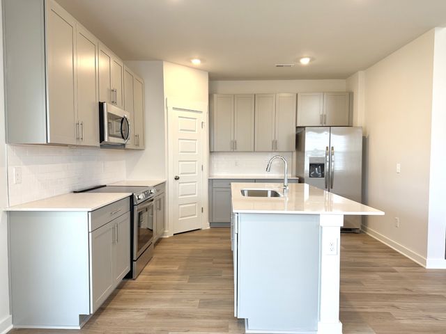 1333 Gentry Dr, Clarksville, TN 37043