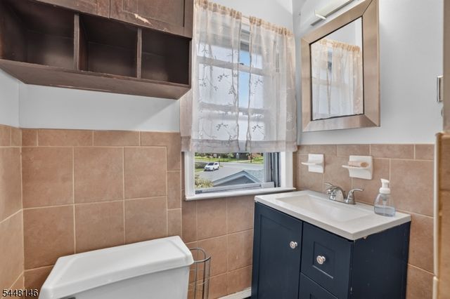 59 Glenwood Ave 1, Bloomfield Twp., NJ 07003