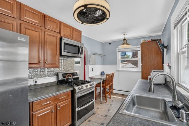 59 Glenwood Ave 1, Bloomfield Twp., NJ 07003