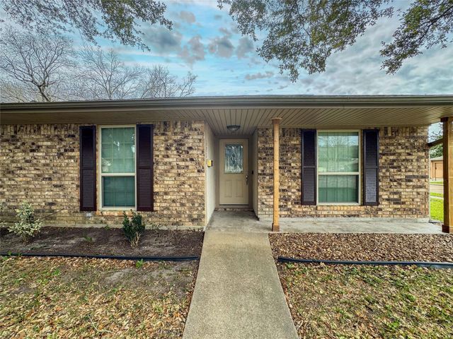 5208 Carmona Lane, Pearland, TX 77584