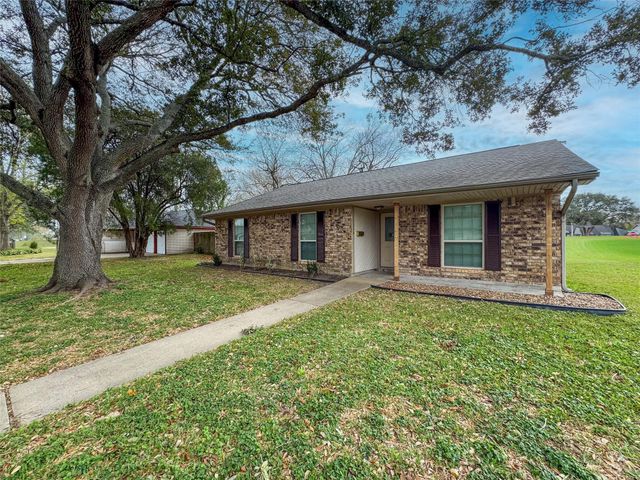 5208 Carmona Lane, Pearland, TX 77584