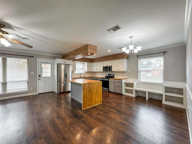 5208 Carmona Lane, Pearland, TX 77584