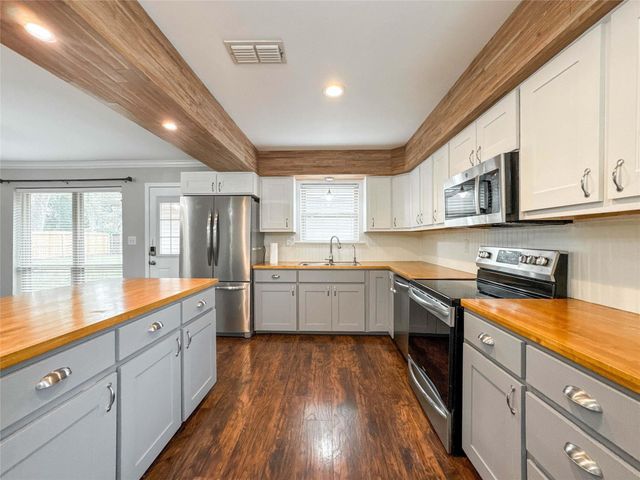 5208 Carmona Lane, Pearland, TX 77584