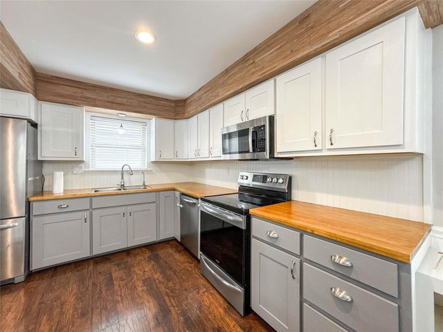 5208 Carmona Lane, Pearland, TX 77584