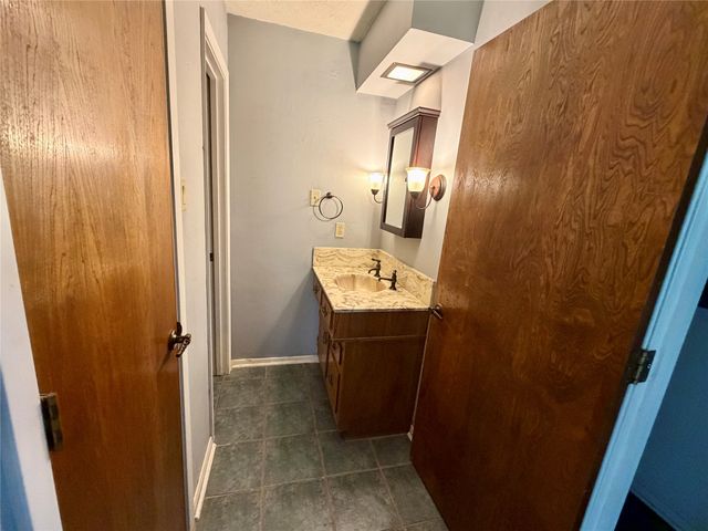 4611 Fm 1387, Midlothian, TX 76065