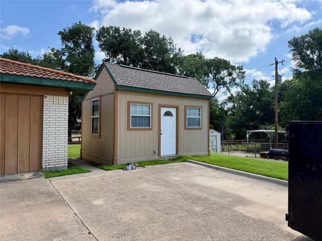 4611 Fm 1387, Midlothian, TX 76065