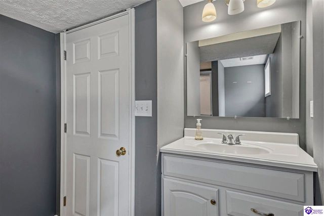 304 Estate Drive, Elizabethtown, KY 42701