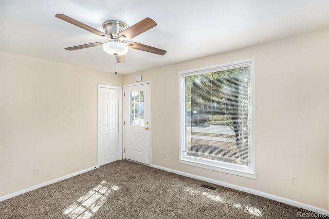 71 E Hudson Avenue, Madison Heights, MI 48071