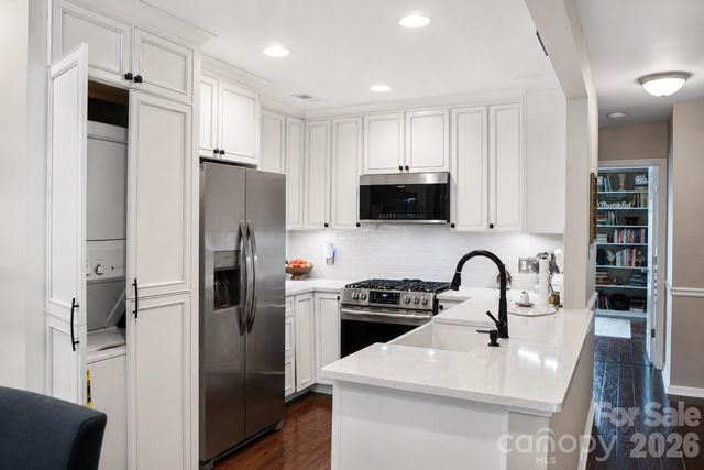 7928 Charter Oak Lane, Charlotte, NC 28226