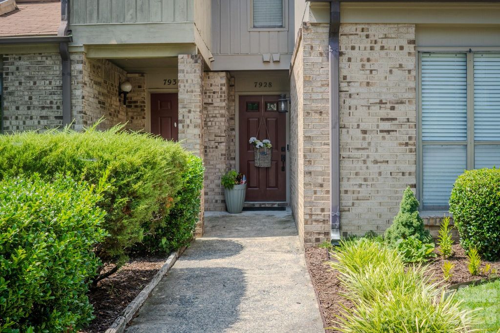 7928 Charter Oak Lane, Charlotte, NC 28226