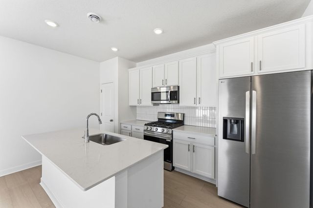 10724 Henslowe Avenue S, Cottage Grove, MN 55016