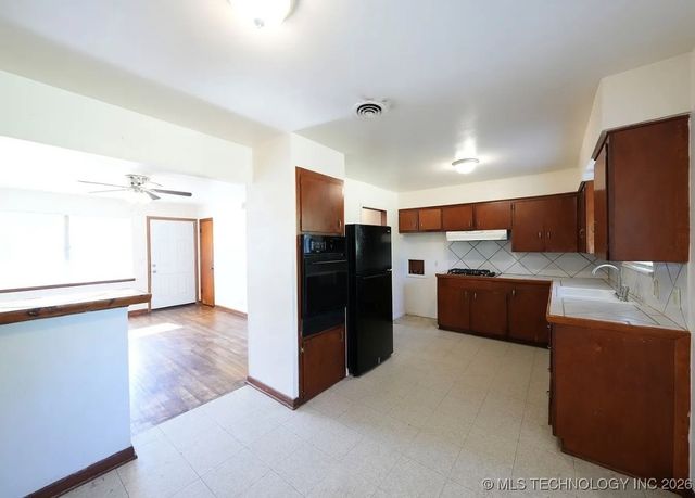 5462 N Johnstown Avenue E, Tulsa, OK 74126