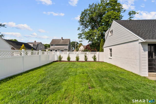 33 Rivercliff Drive, Milford, CT 06460