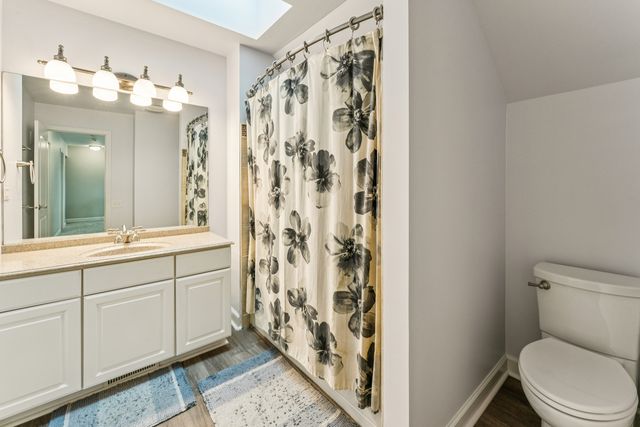 1426 W Sapphire Drive, Hoffman Estates, IL 60192