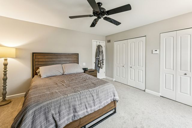 1426 W Sapphire Drive, Hoffman Estates, IL 60192