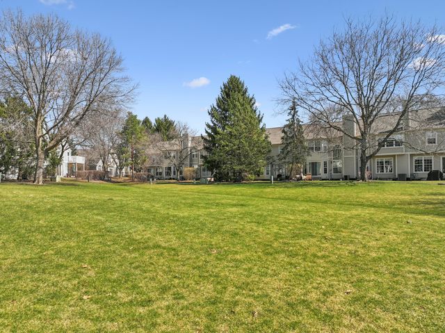 1426 W Sapphire Drive, Hoffman Estates, IL 60192