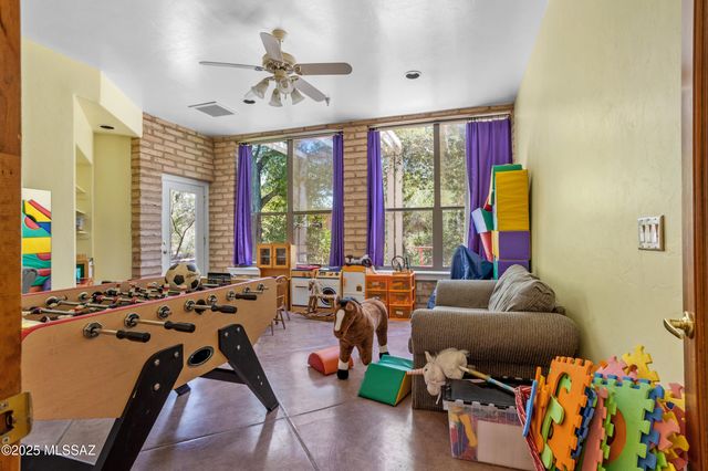 3021 N Gaia Place, Tucson, AZ 85745