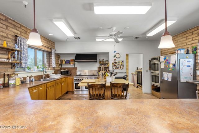 3021 N Gaia Place, Tucson, AZ 85745